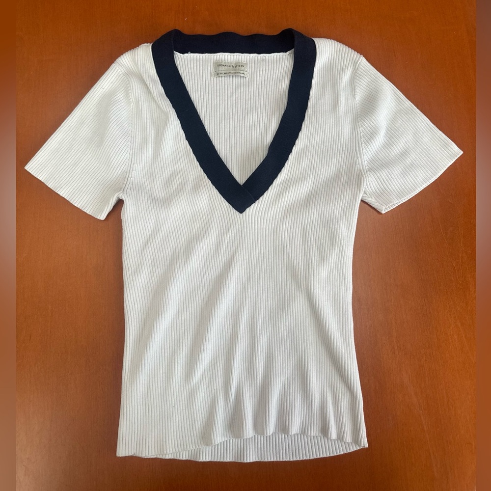 Urban Outfitters Short Sleeve V-Neck Sweater Top